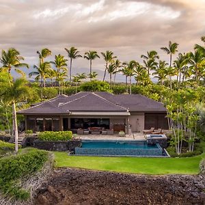 Holiday Three-Bedroom Home